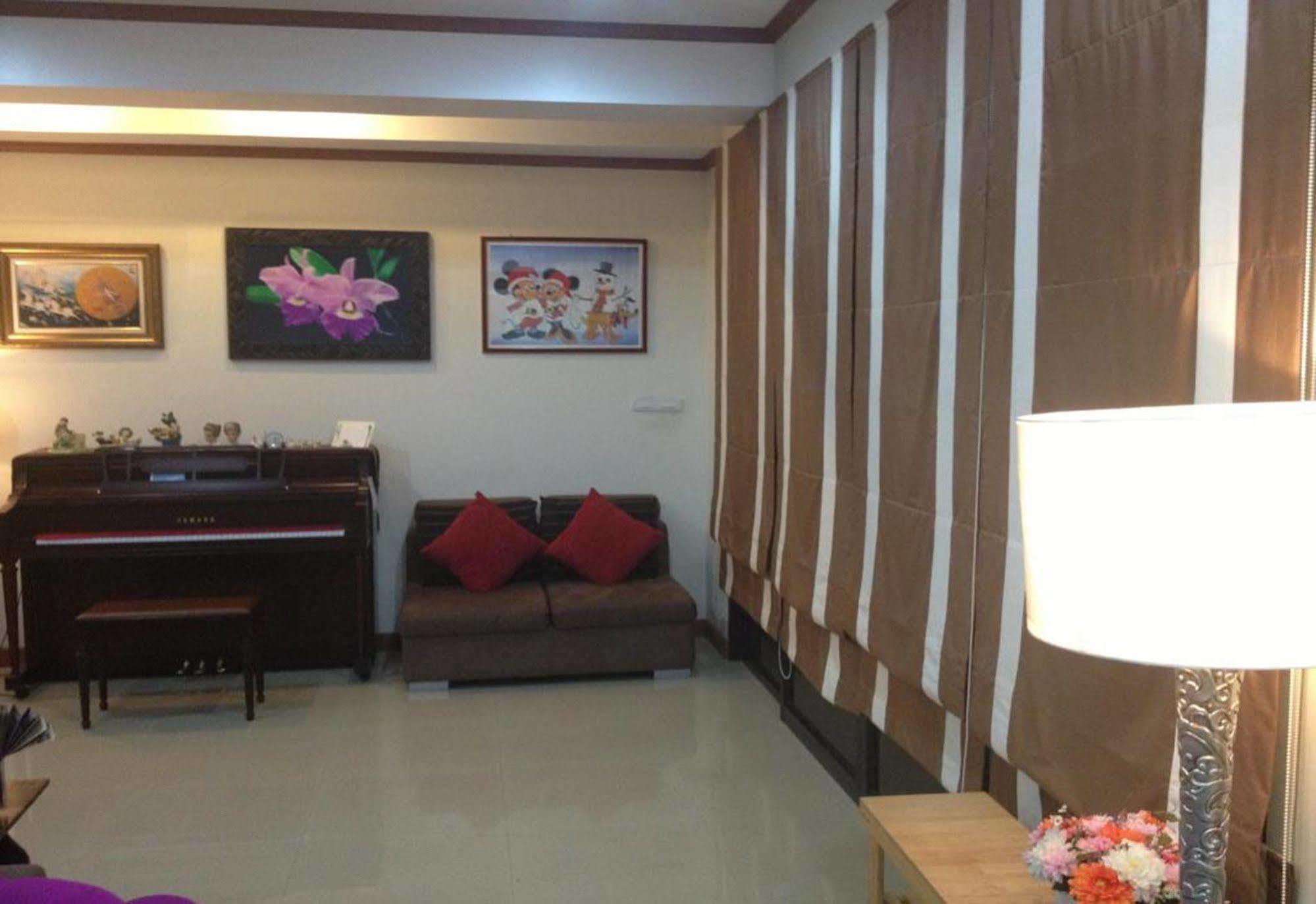 Ruankeaw Homestay Nai Harn Esterno foto