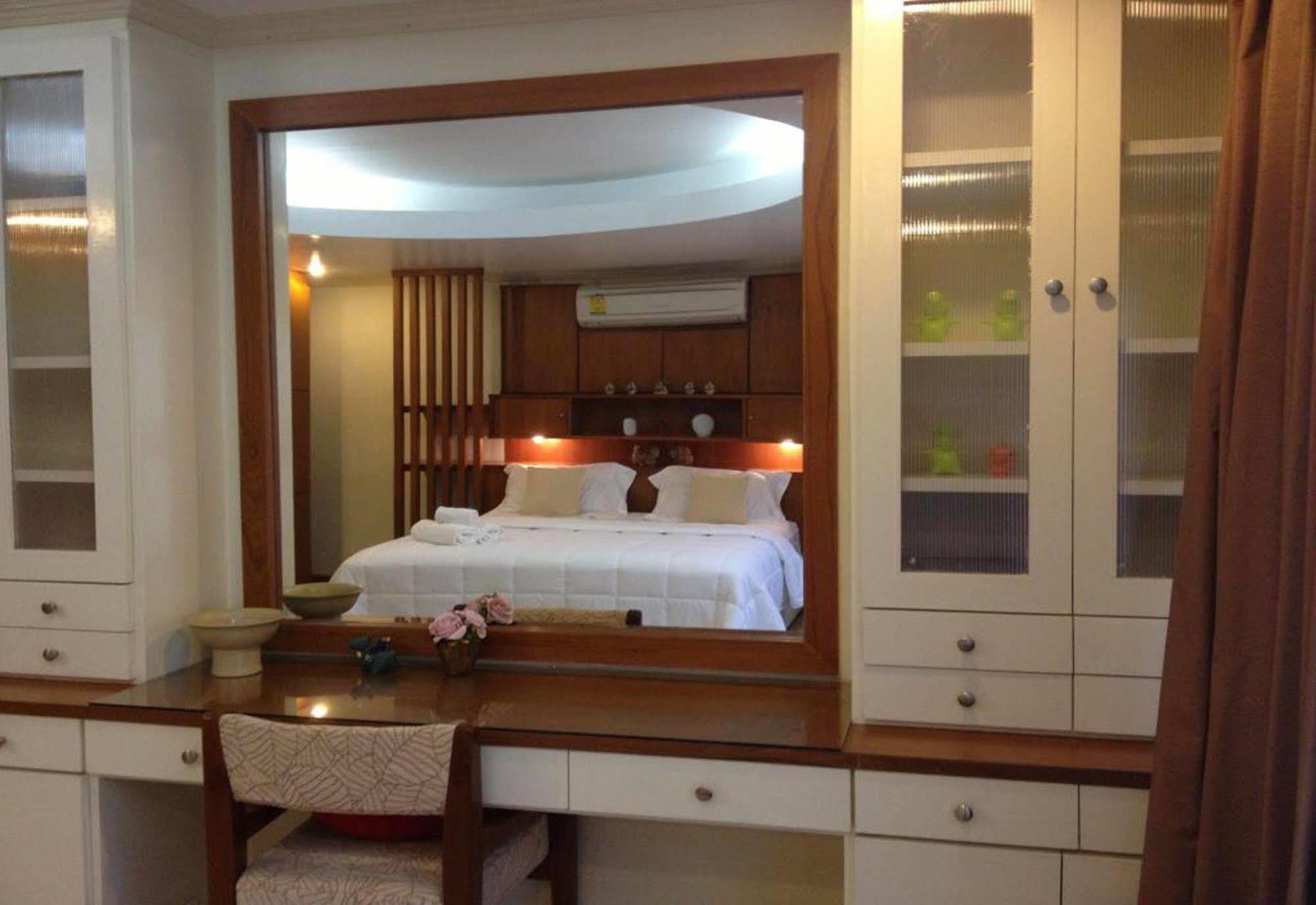 Ruankeaw Homestay Nai Harn Esterno foto