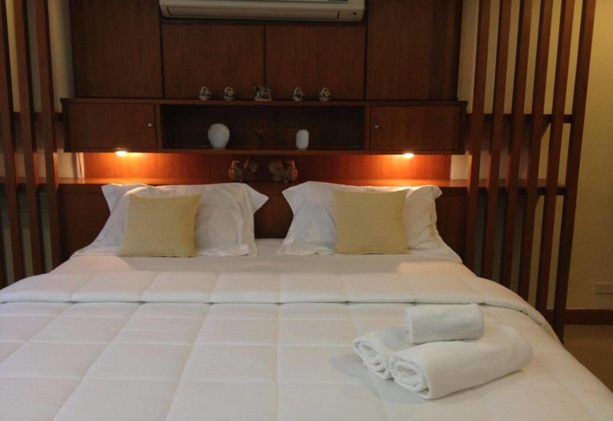 Ruankeaw Homestay Nai Harn Esterno foto