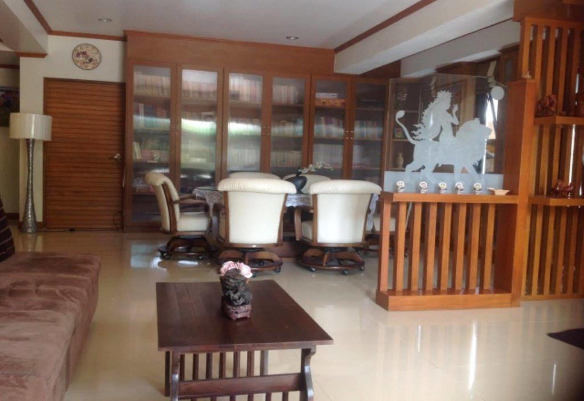 Ruankeaw Homestay Nai Harn Esterno foto